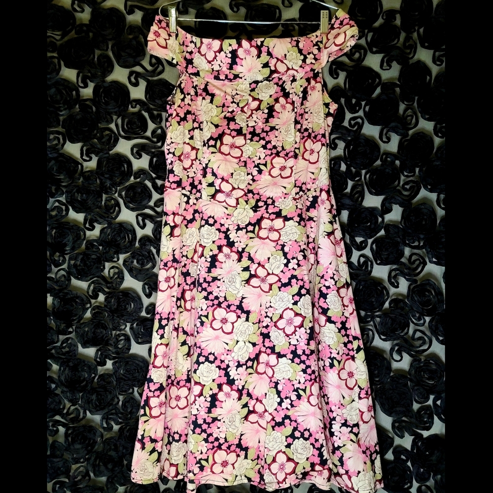 Off shoulder flower print dress